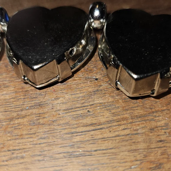 Elegant Silver Heart Necklace - Picture 4 of 7